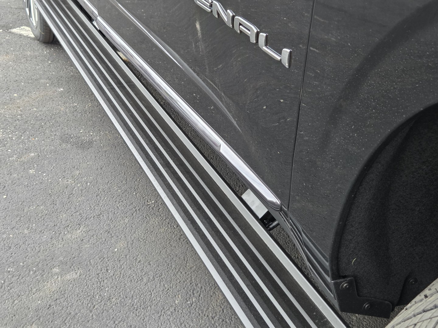 New 2027 GMC Yukon XL Denali Ultimate w/ LPO, Floor Liner Package AWD/4WD image 24