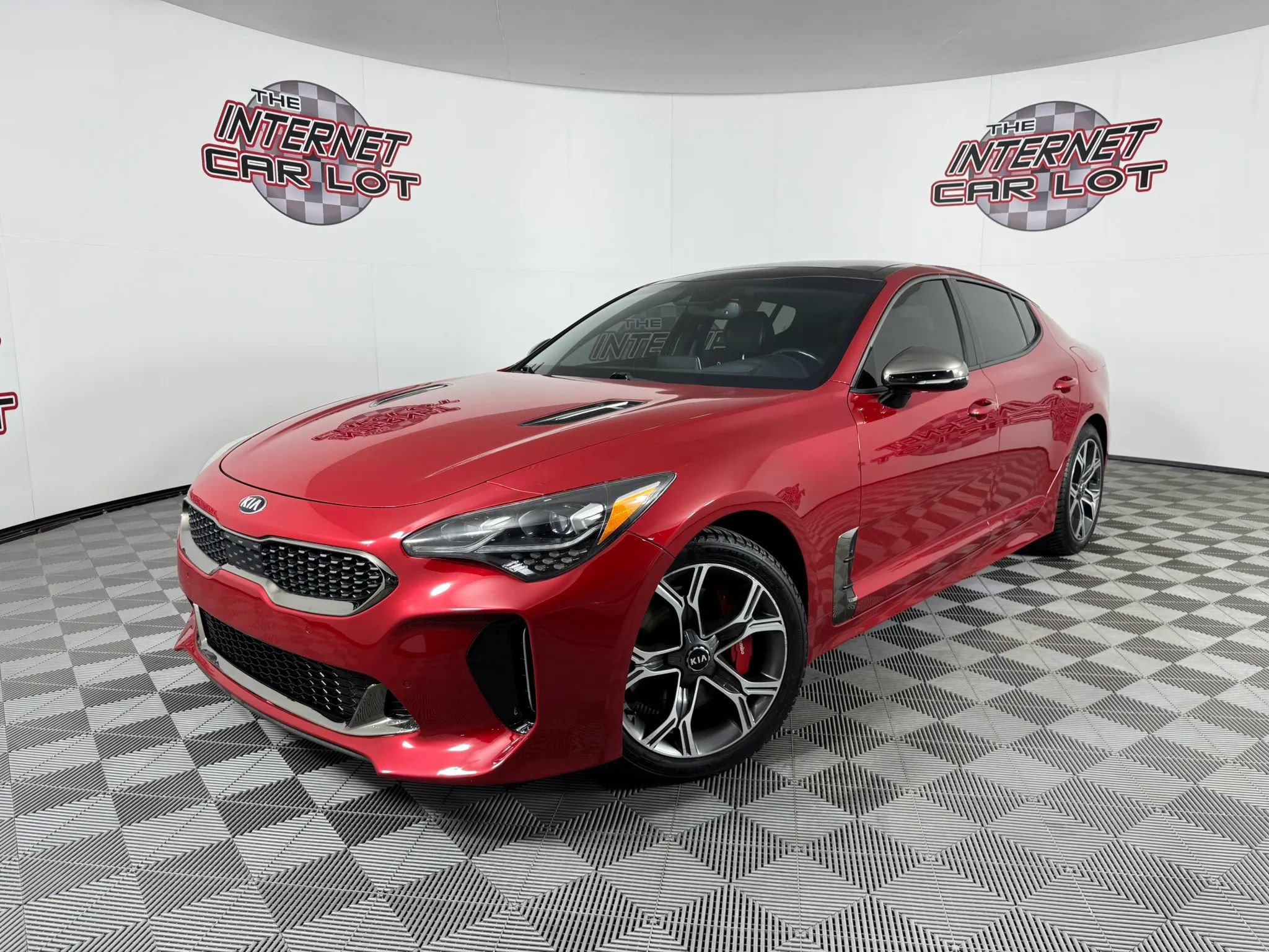 Used 2018 Kia Stinger GT2 AWD/4WD image 1