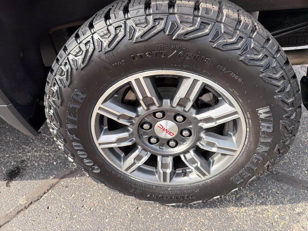 Used 2024 GMC Sierra 1500 AT4 w/ Technology Package AWD/4WD image 27