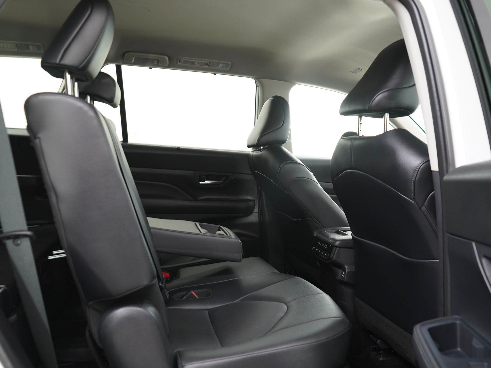 Used 2025 Toyota Grand Highlander AWD image 12