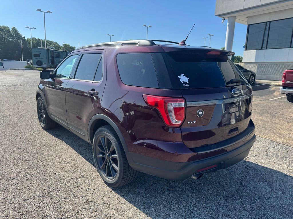 Used 2018 Ford Explorer XLT w/ Equipment Group 202A AWD/4WD image 5