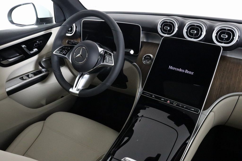 Certified 2025 Mercedes-Benz GLC 300 4MATIC image 3