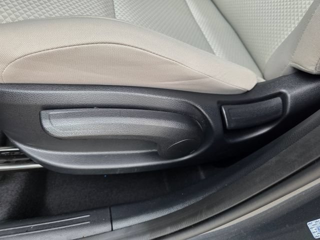 Certified 2025 Kia Soul LX w/ LX Technology Package FWD image 19