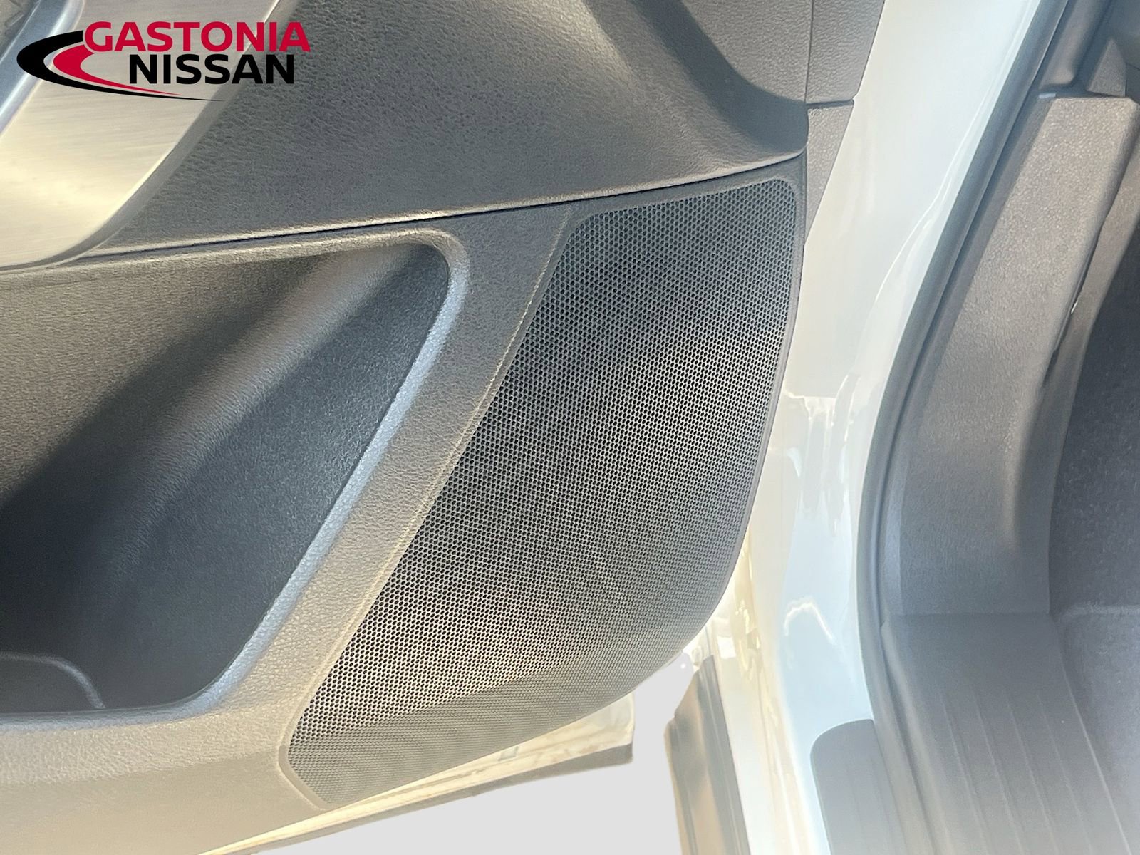 Used 2024 Nissan Pathfinder SL w/ Cargo Package image 25