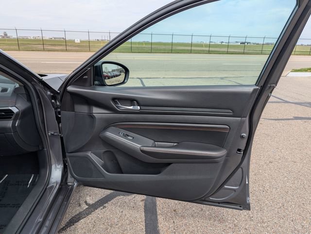 Used 2021 Nissan Altima 2.5 SR image 5