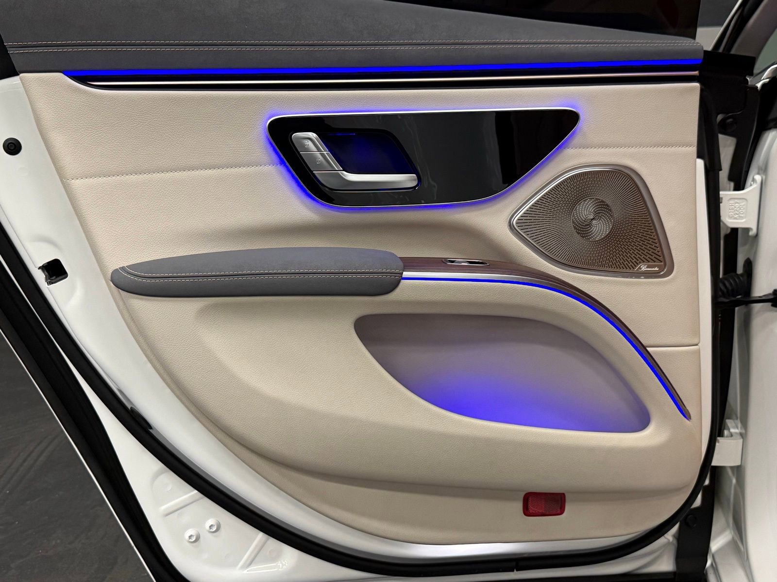 Certified 2023 Mercedes-Benz EQS 580 4MATIC Sedan image 36