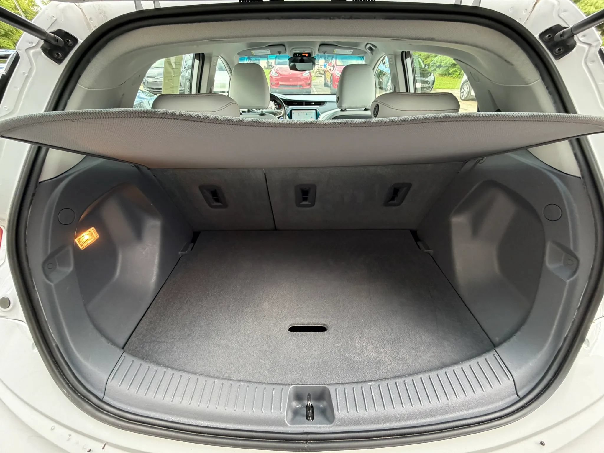 Used 2018 Chevrolet Bolt Premier w/ Driver Confidence II Package FWD image 19