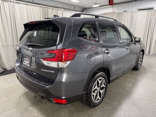 Used 2020 Subaru Forester Premium AWD/4WD image 4