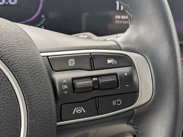 Used 2025 Kia Sportage EX w/ Premium Package FWD image 20