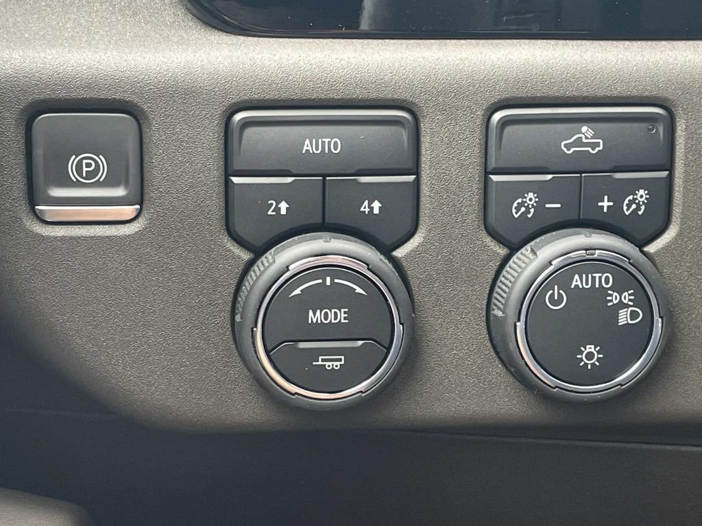 Used 2023 Chevrolet Silverado 1500 LT w/ Convenience Package II AWD/4WD image 28
