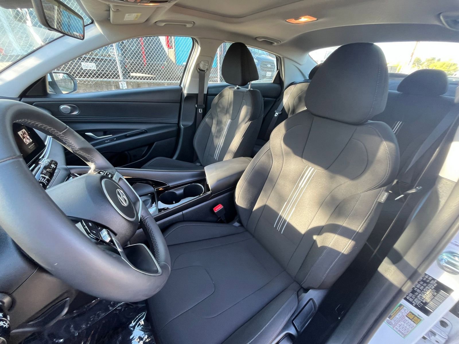 Used 2025 Hyundai Elantra SEL FWD image 38