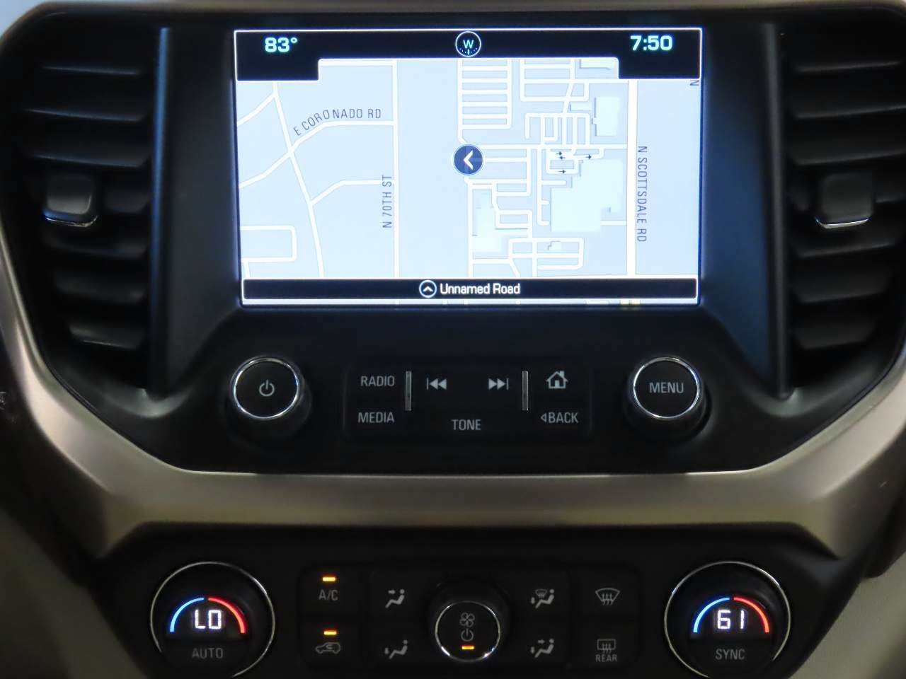 Used 2018 GMC Acadia Denali w/ Technology Package FWD image 15