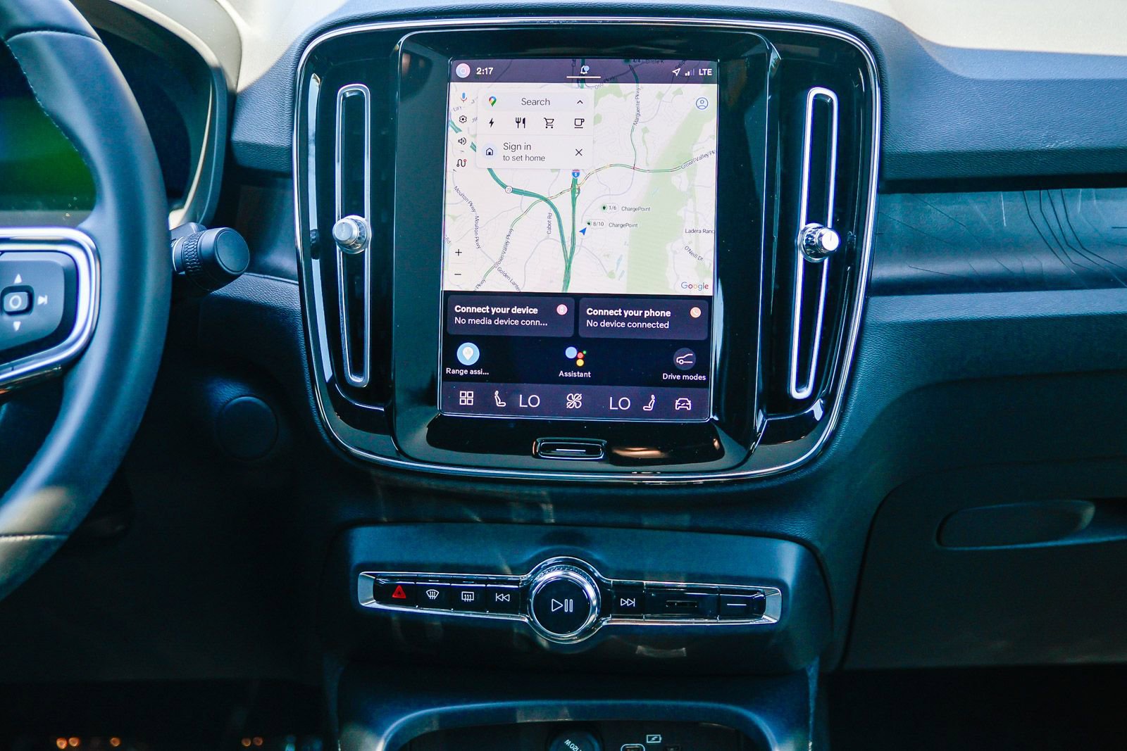 Used 2023 Volvo C40 Recharge Core w/ Protection Package Premier image 15