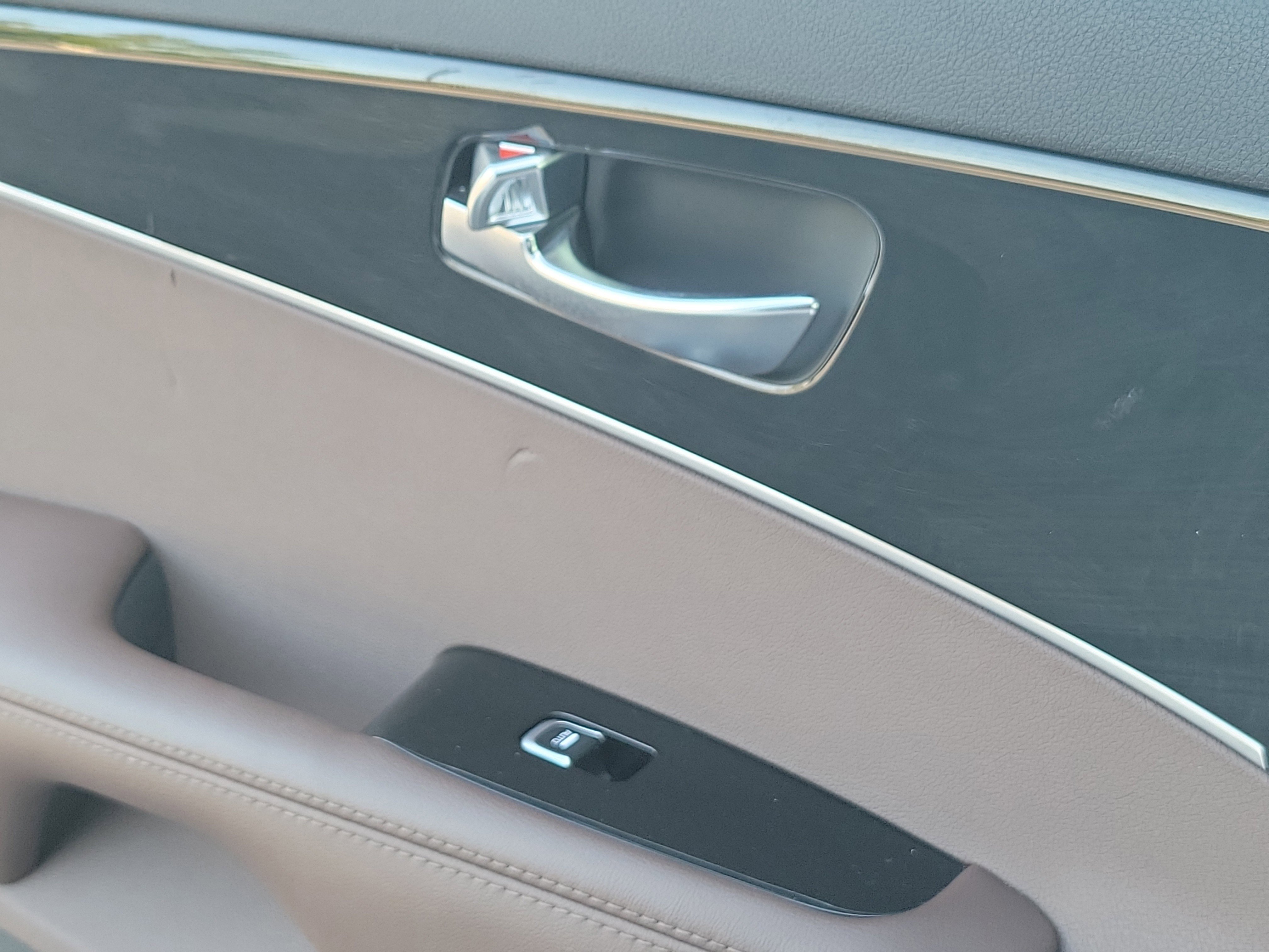 Used 2020 Kia Sorento SX image 22