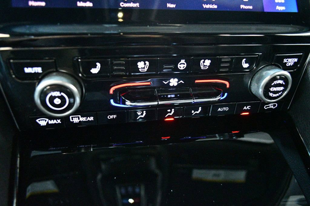 Used 2021 Jeep Grand Cherokee L Overland w/ Luxury Tech Group IV image 62