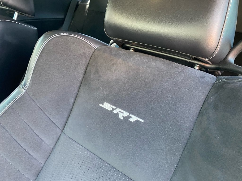 Used 2015 Dodge Challenger SRT RWD image 33