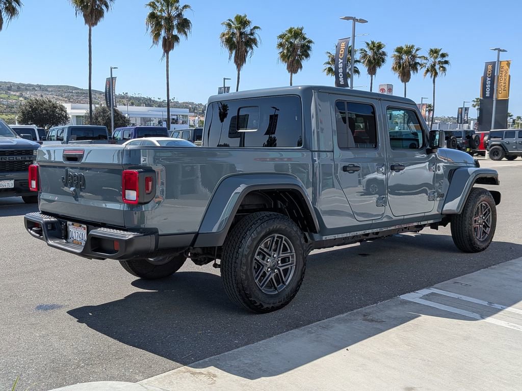 Used 2026 Jeep Gladiator Sport image 6