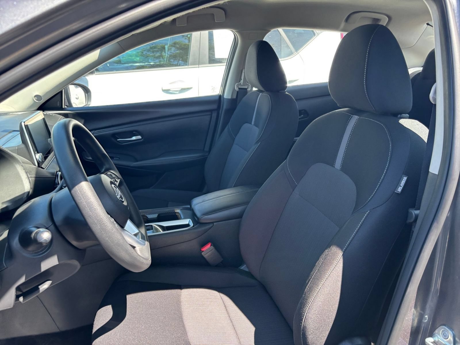 Used 2025 Nissan Sentra SV FWD image 27