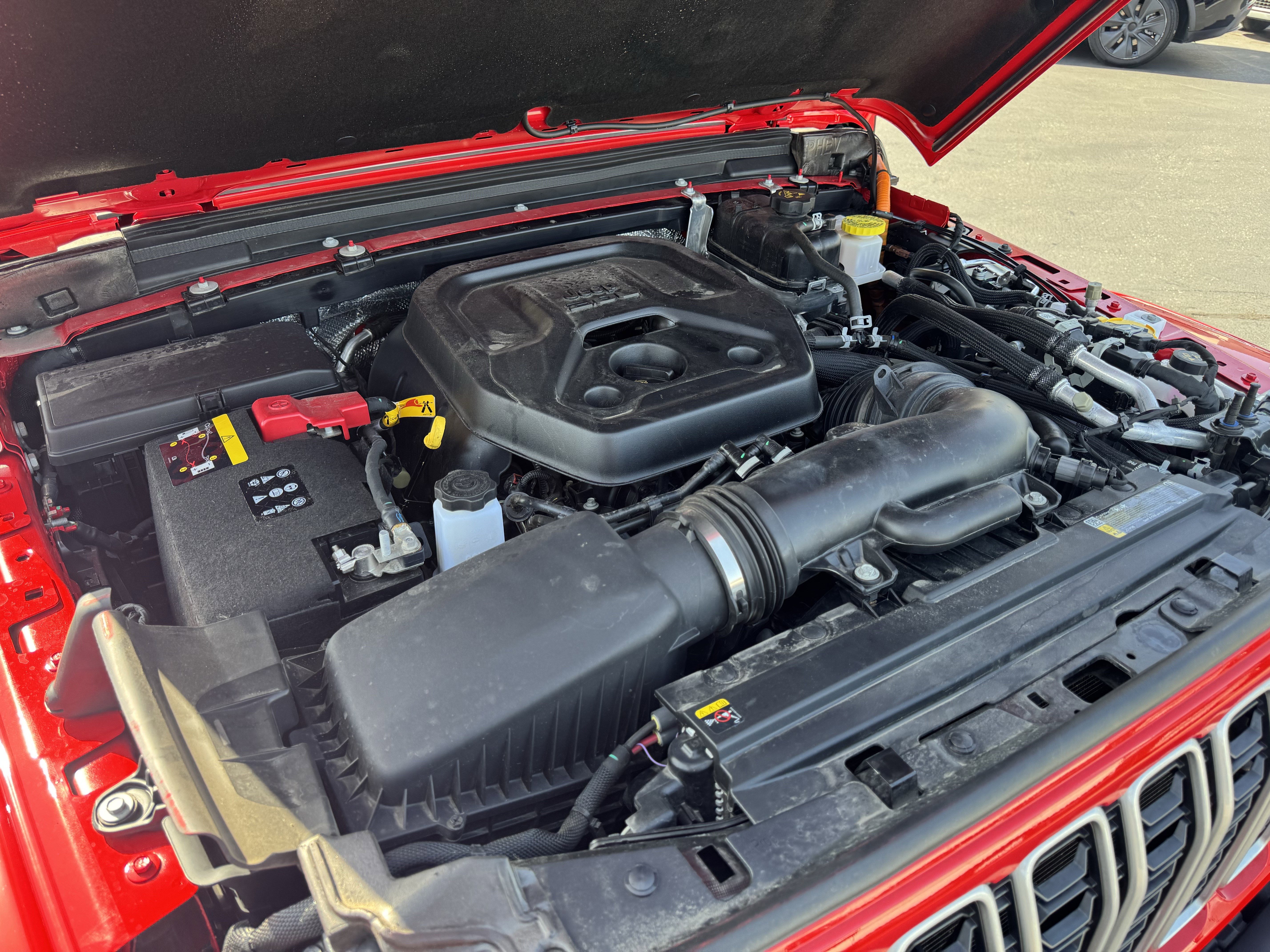 Used 2025 Jeep Wrangler Sahara w/ Safety Group image 41