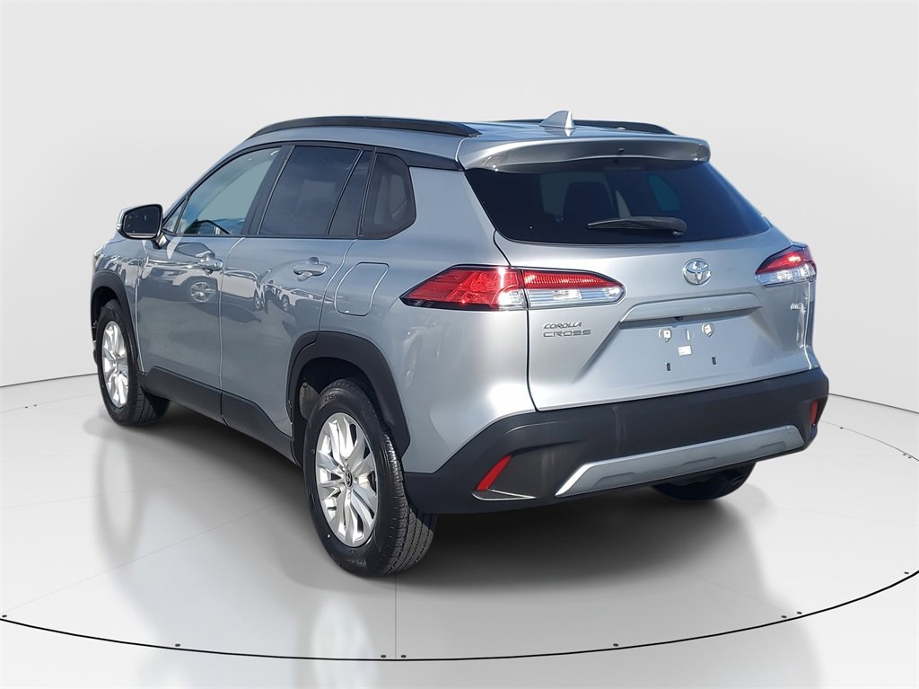 Used 2022 Toyota Corolla Cross LE image 5