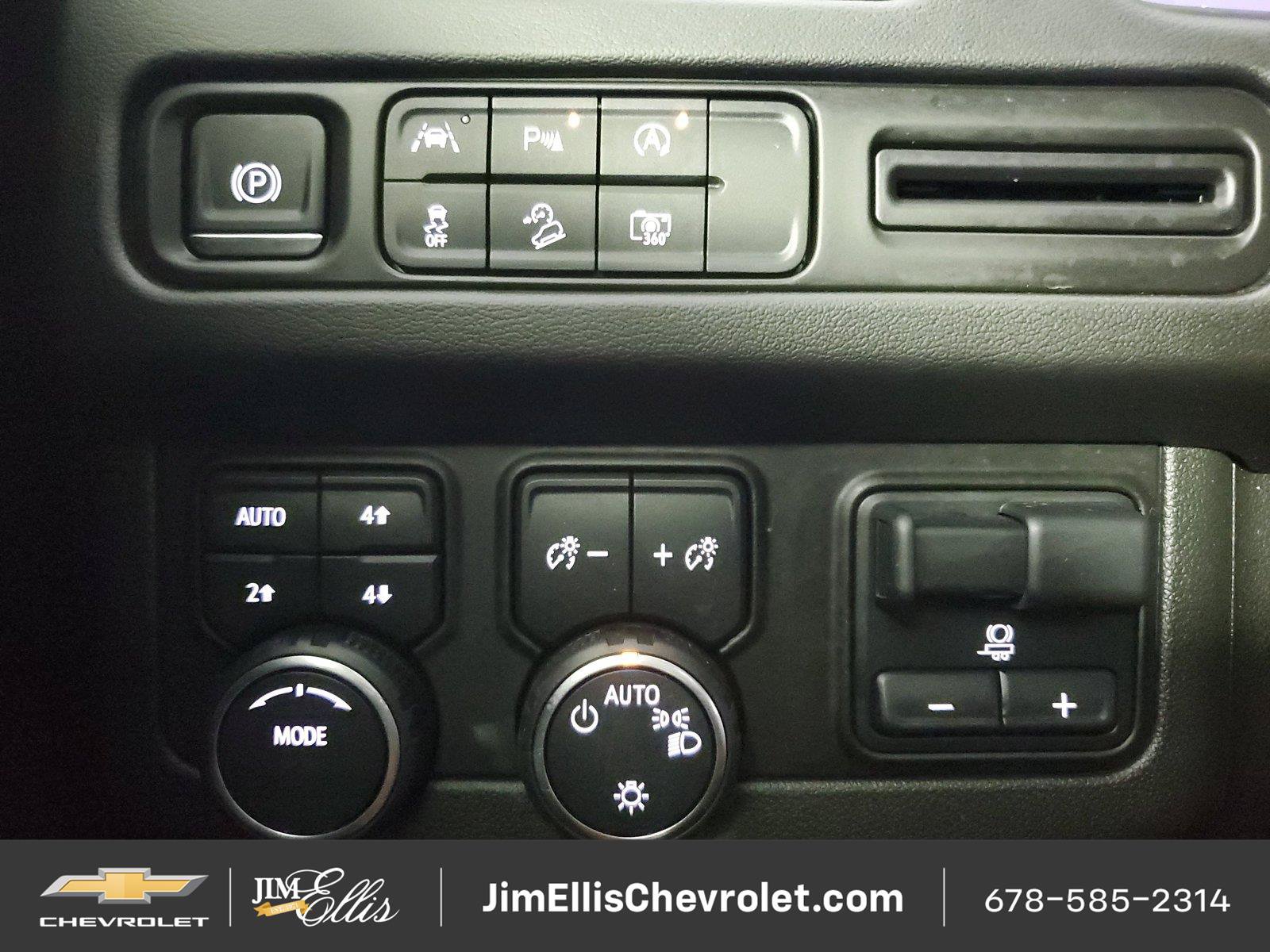 Used 2023 Chevrolet Tahoe Z71 w/ Luxury Package AWD/4WD image 35