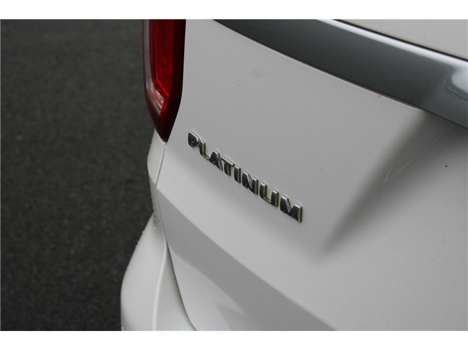 Used 2017 Ford Explorer Platinum image 39