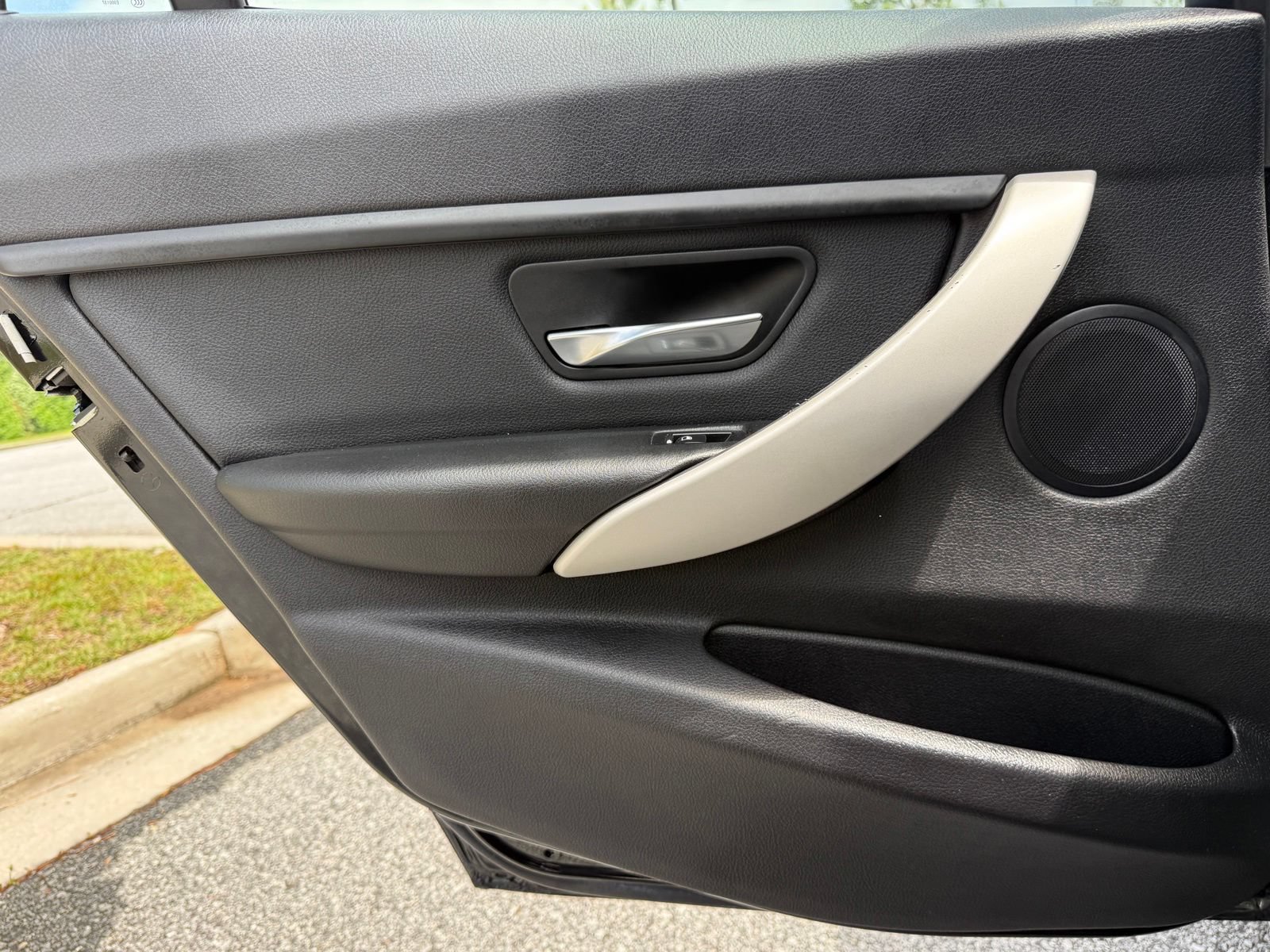 Used 2016 BMW 320i Sedan RWD image 40