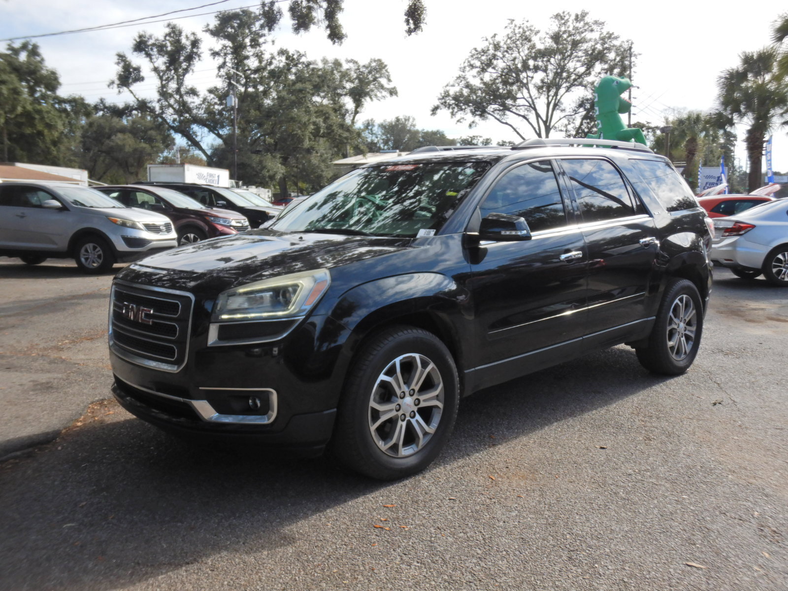 Used 2015 GMC Acadia SLT image 1