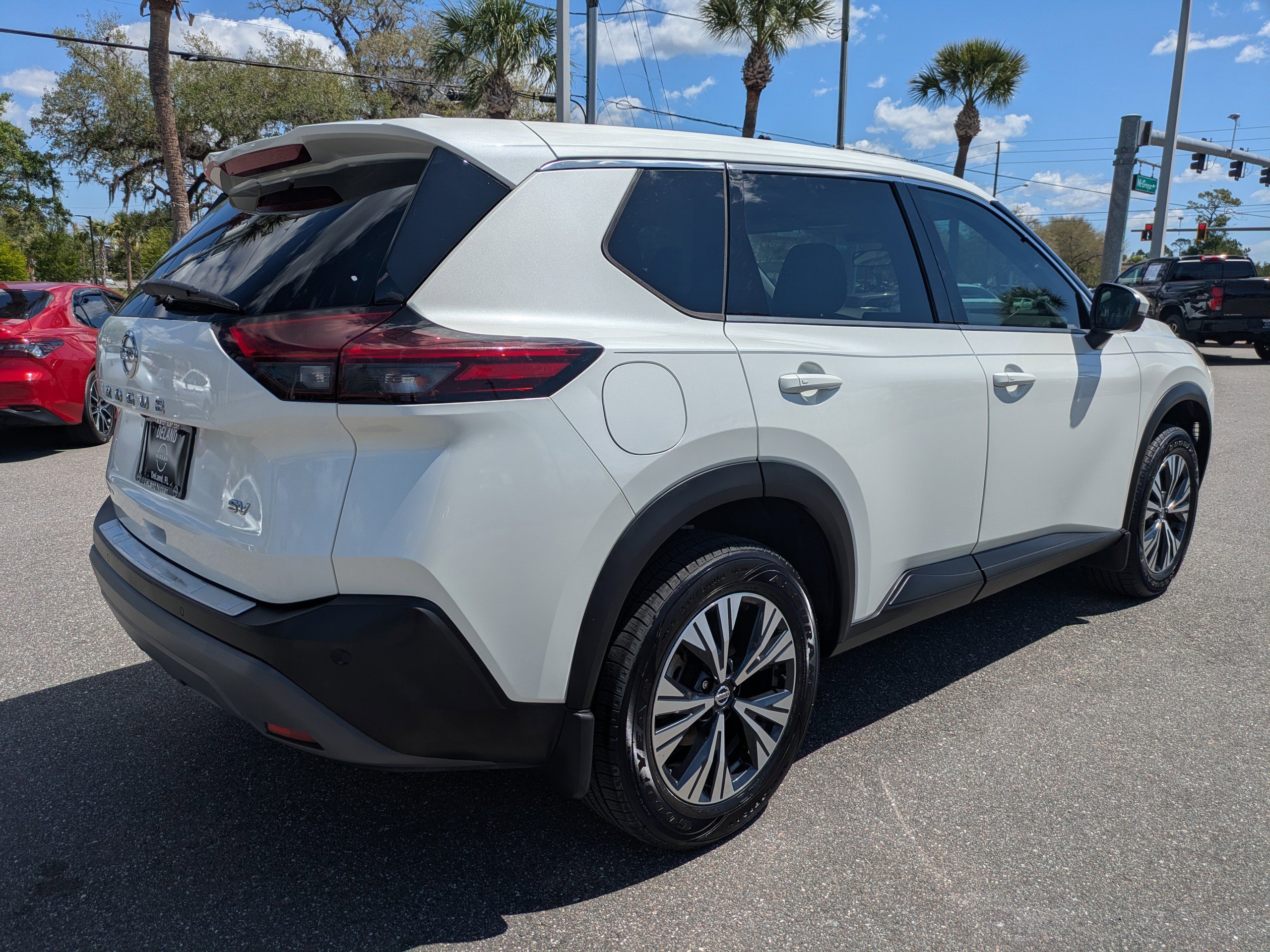 Used 2021 Nissan Rogue SV FWD image 4