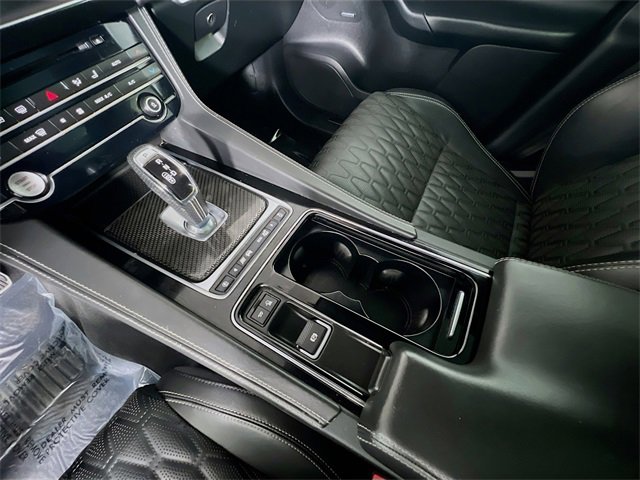 Used 2019 Jaguar F-PACE SVR image 24