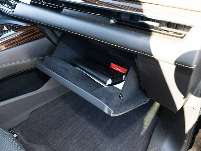 Used 2023 Cadillac Escalade ESV Premium Luxury image 79