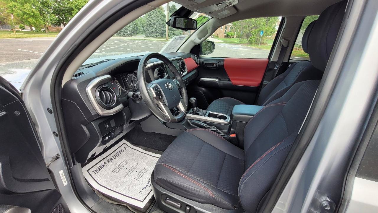 Used 2020 Toyota Tacoma SR5 AWD/4WD image 13