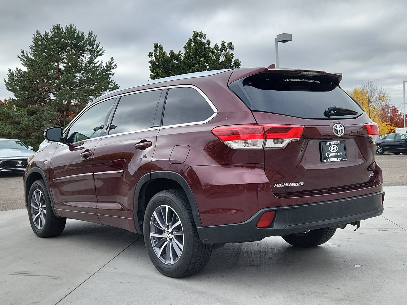 Used 2018 Toyota Highlander XLE FWD image 3