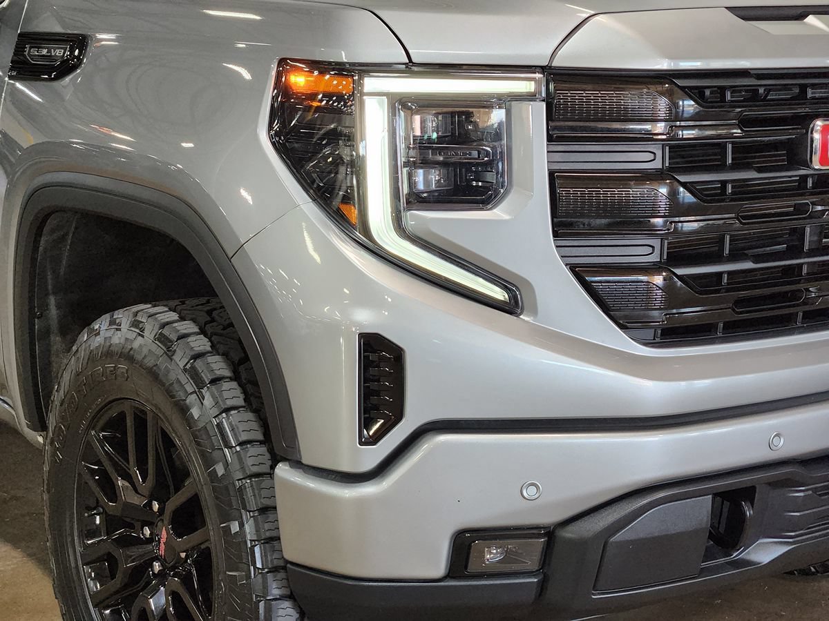 Used 2025 GMC Sierra 1500 Elevation w/ Elevation Premium Package AWD/4WD image 13