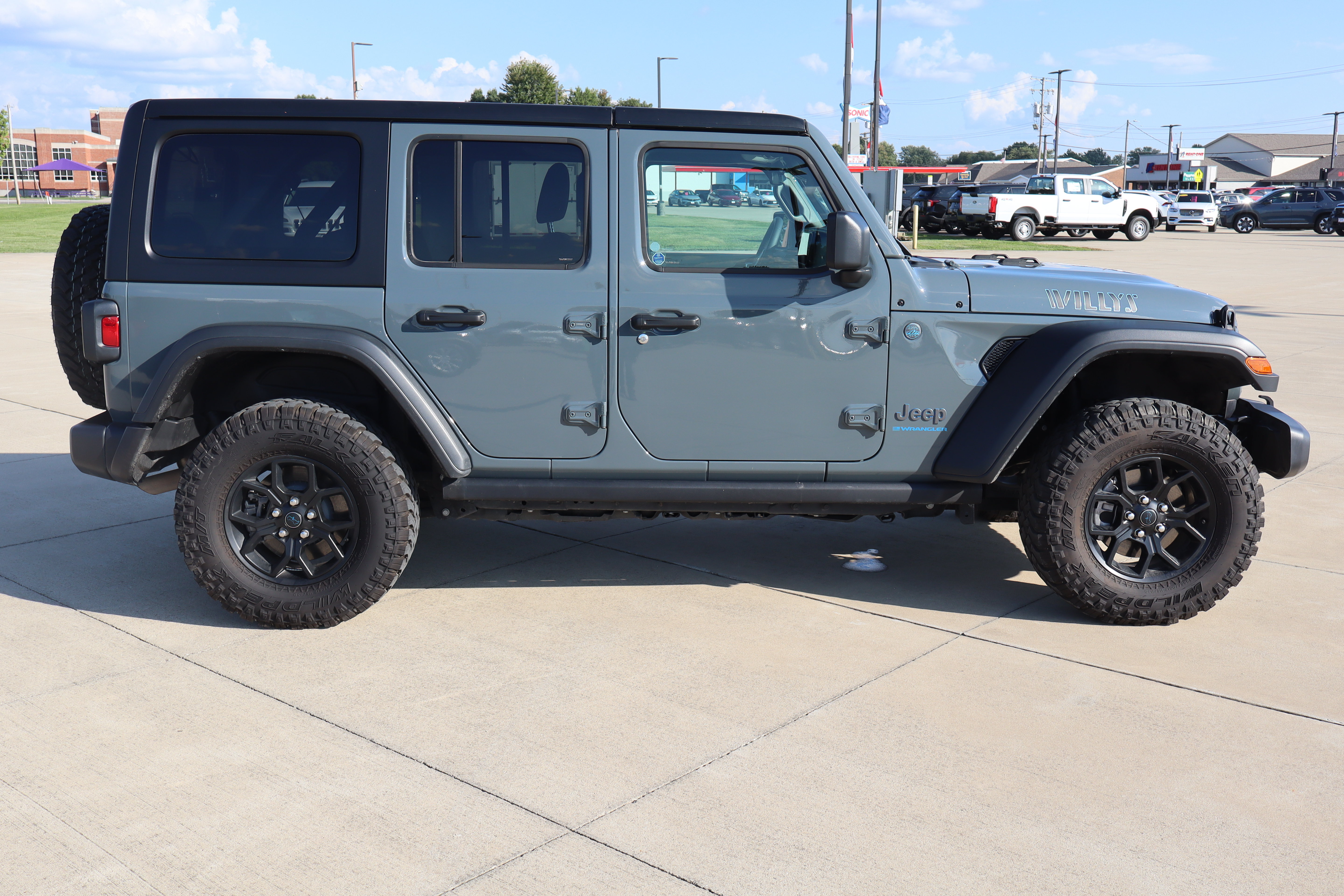 Used 2025 Jeep Wrangler Unlimited Sport S 4xe AWD/4WD image 4