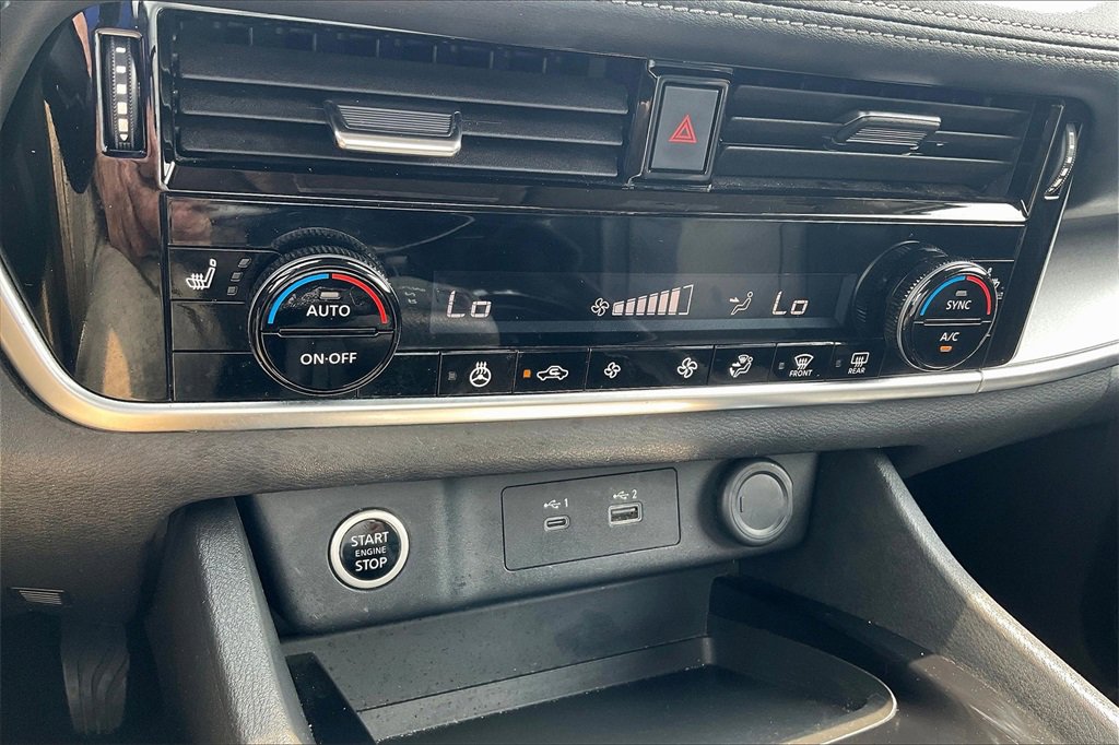 Used 2021 Nissan Rogue SV w/ Premium Package image 30