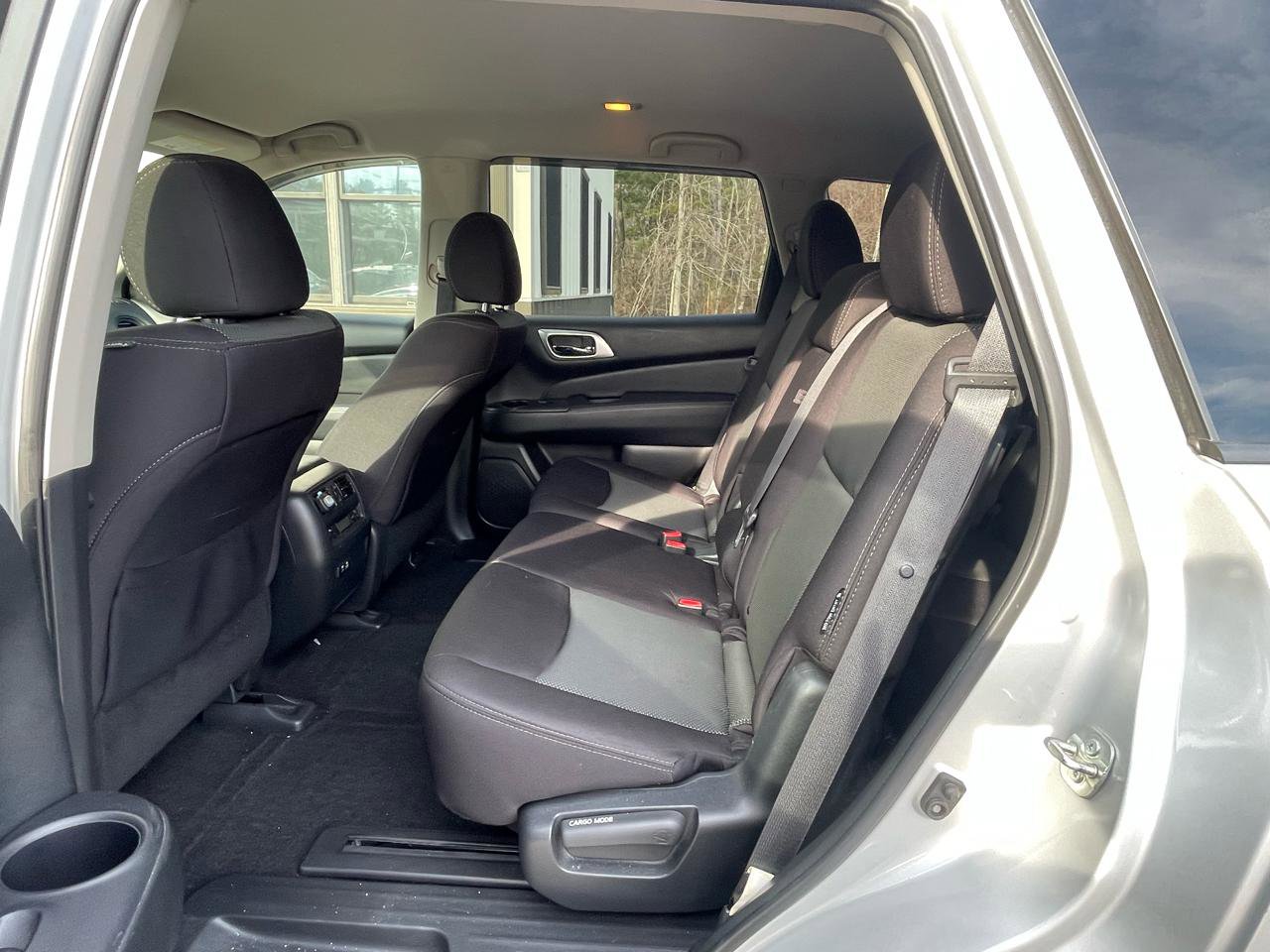 Used 2020 Nissan Pathfinder S AWD/4WD image 10