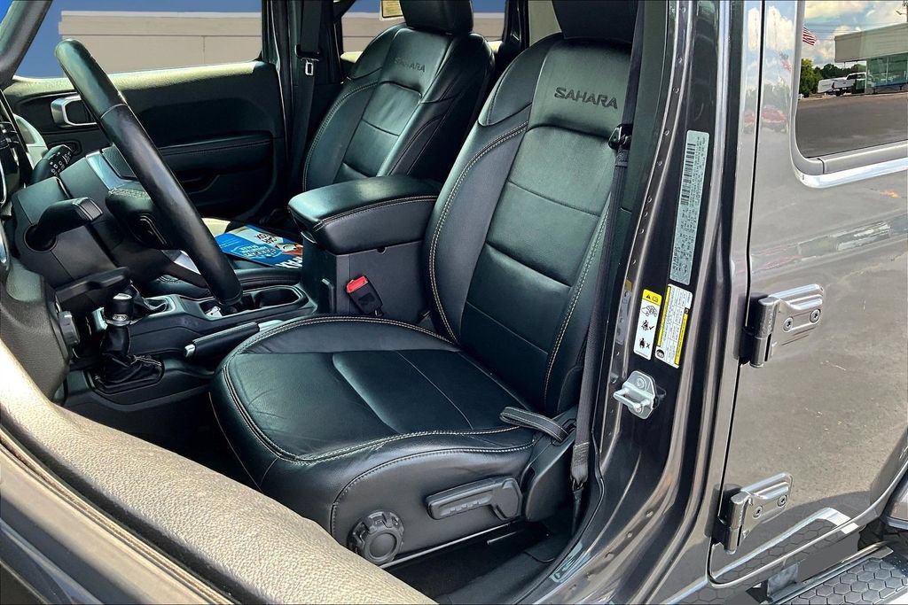Used 2018 Jeep Wrangler Unlimited Sahara AWD/4WD image 23