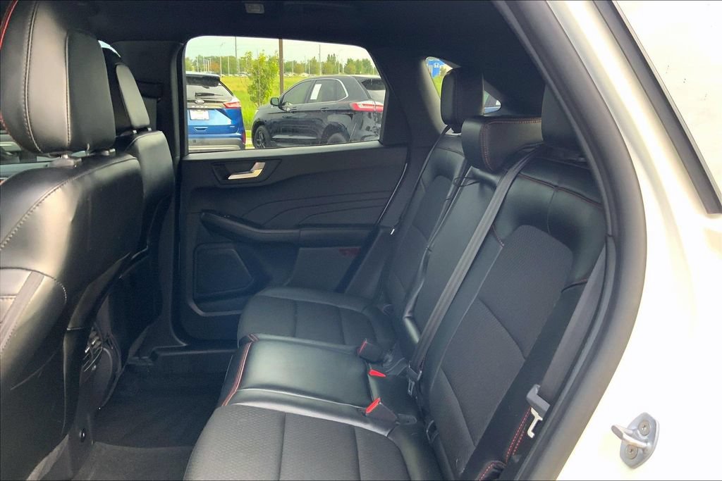 Used 2025 Ford Escape ST-Line w/ Tech Pack #1 AWD/4WD image 11