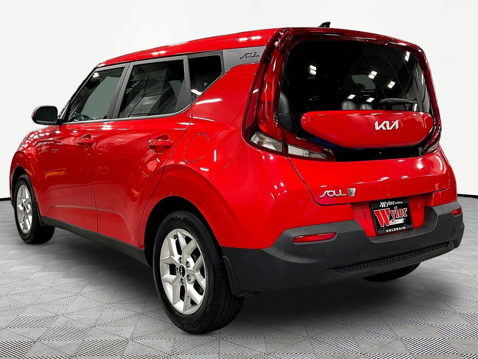 Used 2022 Kia Soul LX w/ Technology Package FWD image 4
