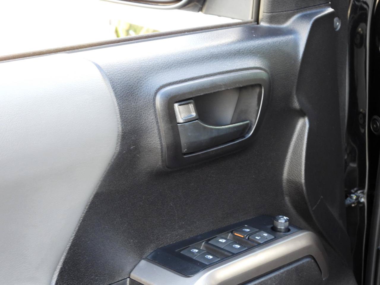 Used 2022 Toyota Tacoma SR5 RWD image 62