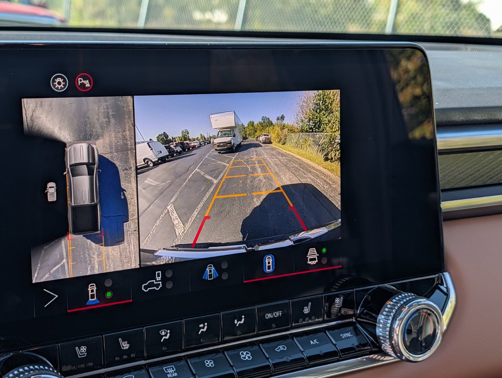 New 2026 GMC Canyon AT4 w/ Technology Plus Package AWD/4WD image 5