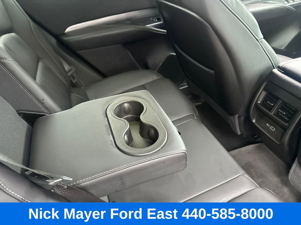 Used 2025 Cadillac XT4 Premium Luxury image 21