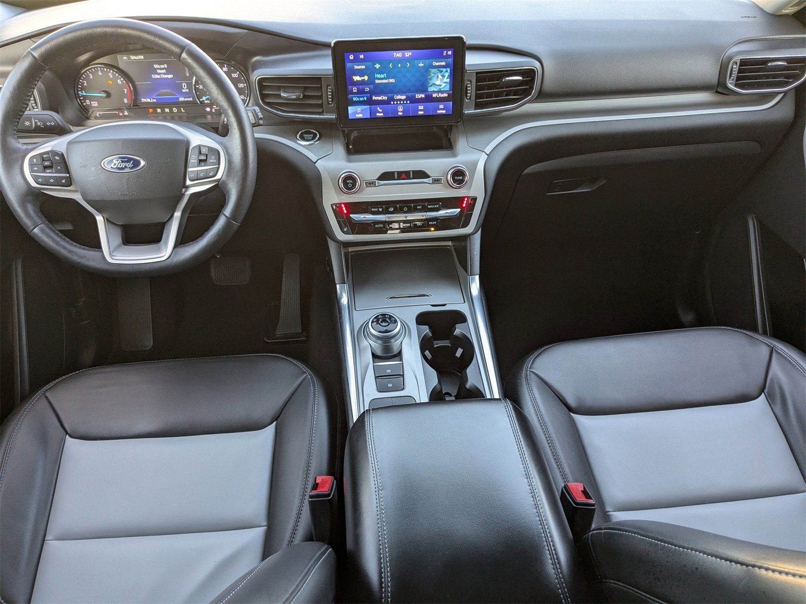 Used 2022 Ford Explorer XLT w/ Equipment Group 202A image 17