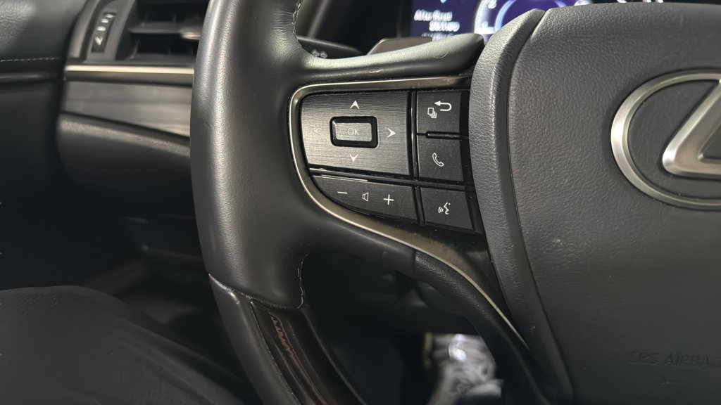 Used 2021 Lexus ES 250 w/ Premium Package image 23