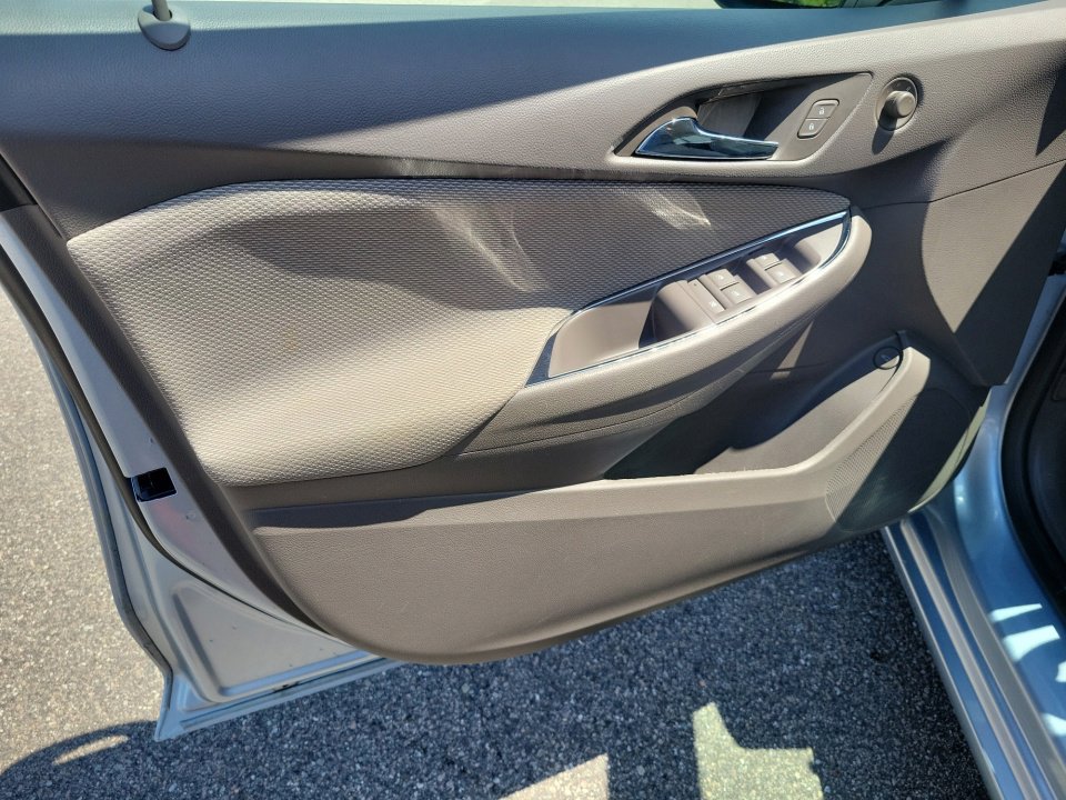 Used 2018 Chevrolet Cruze LS FWD image 36