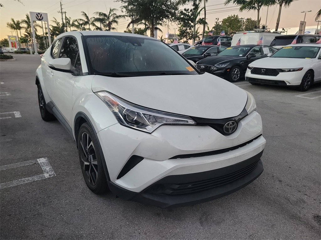 Used 2019 Toyota C-HR XLE image 5