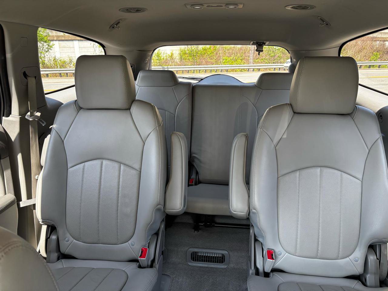 Used 2017 Buick Enclave Leather AWD/4WD image 19