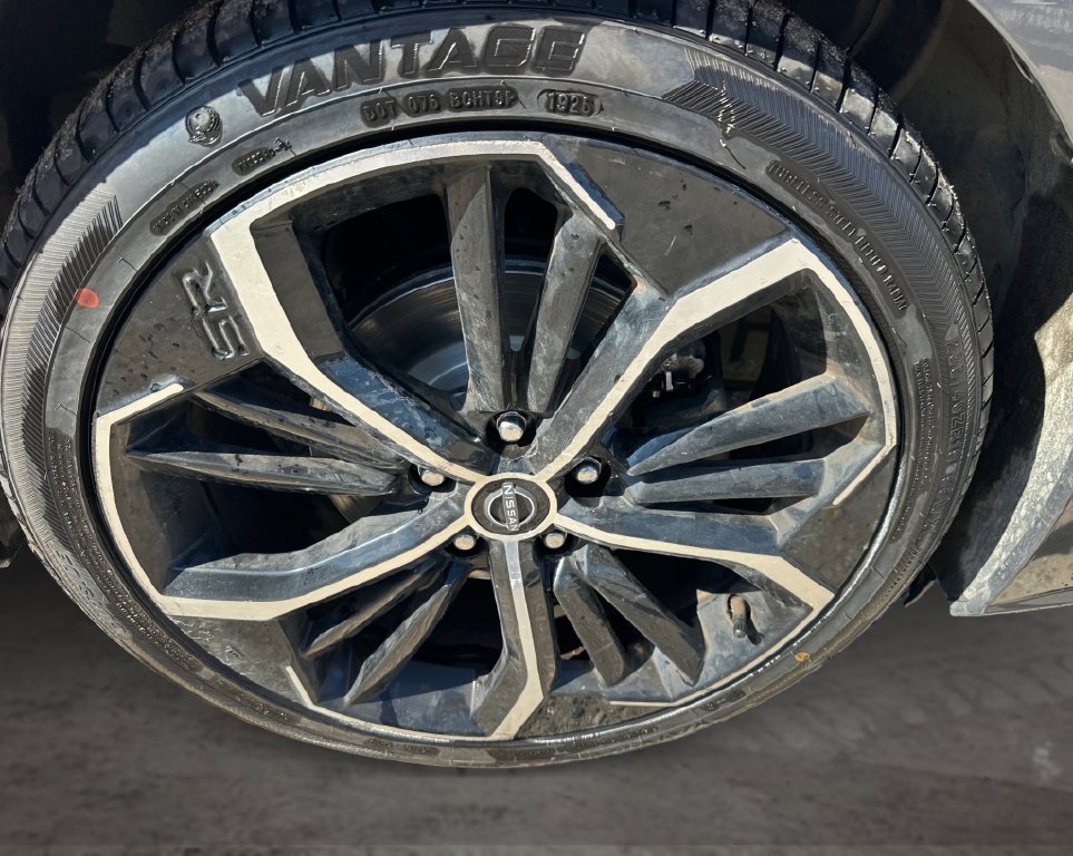 Used 2023 Nissan Altima 2.5 SR FWD image 16