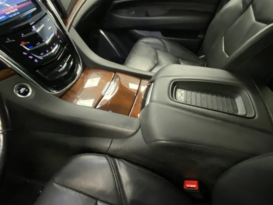 Used 2019 Cadillac Escalade ESV Premium Luxury image 27